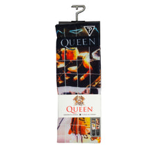 Load image into Gallery viewer, QUEEN CREST SOCKS, 1 PAIR
